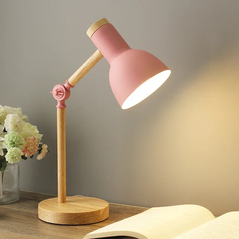 Lampe de Table LumaNord – Bois Massif & Abat-Jour Coloré, Style Scandinave avec Bras Articulé