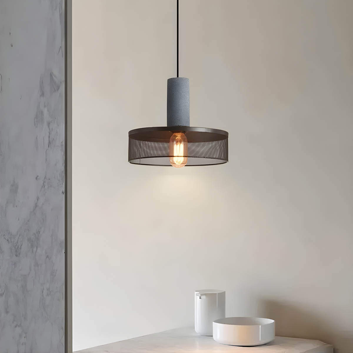 Suspension Shane Moderne en Béton et Fer – Lampe Design Industriel