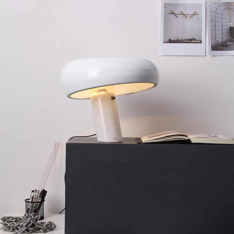 Lampe de Table StoneGlow en Marbre - Élégance Intemporelle et Design Moderne