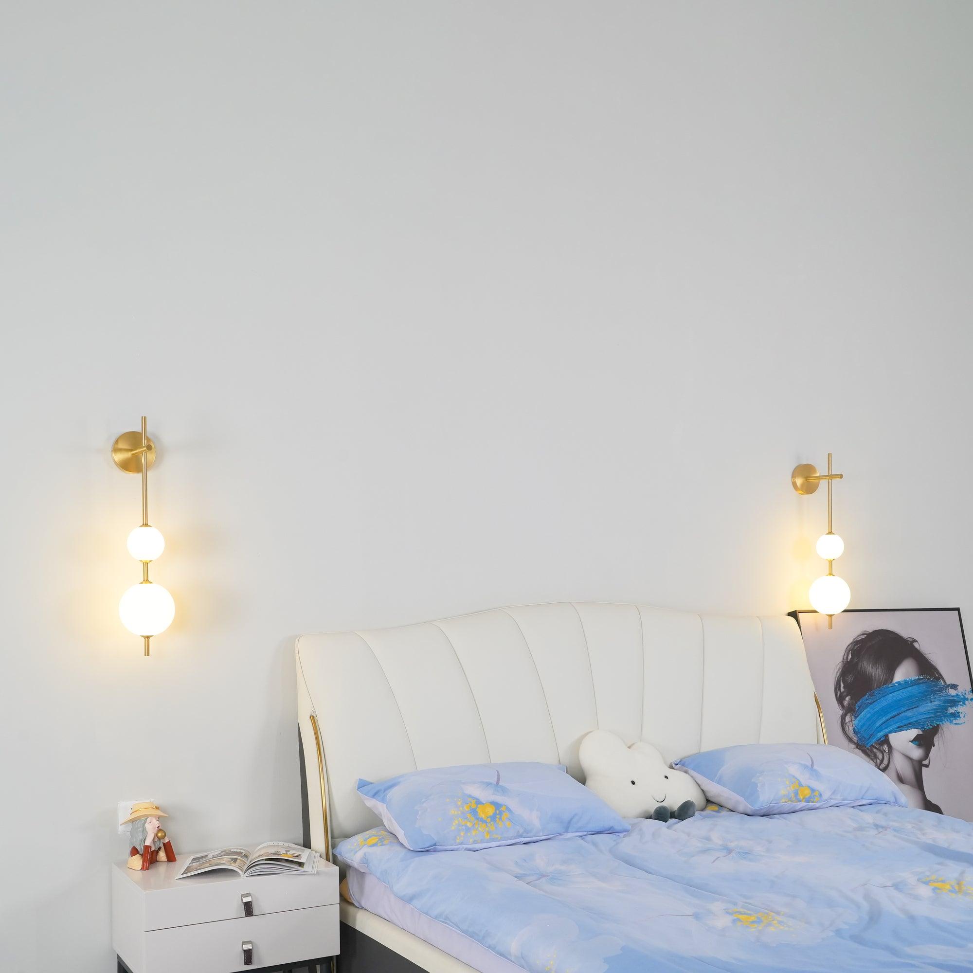 Applique Murale Verticale en Globe de Verre – Éclairage Élégant et Moderne