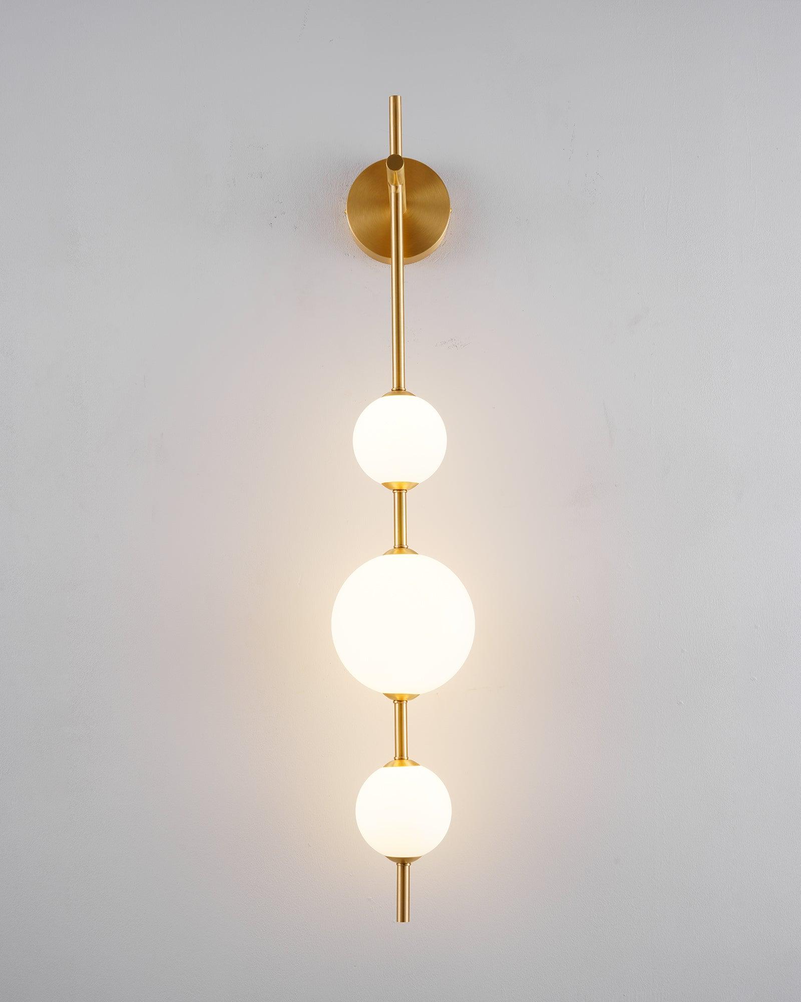 Applique Murale Verticale en Globe de Verre – Éclairage Élégant et Moderne